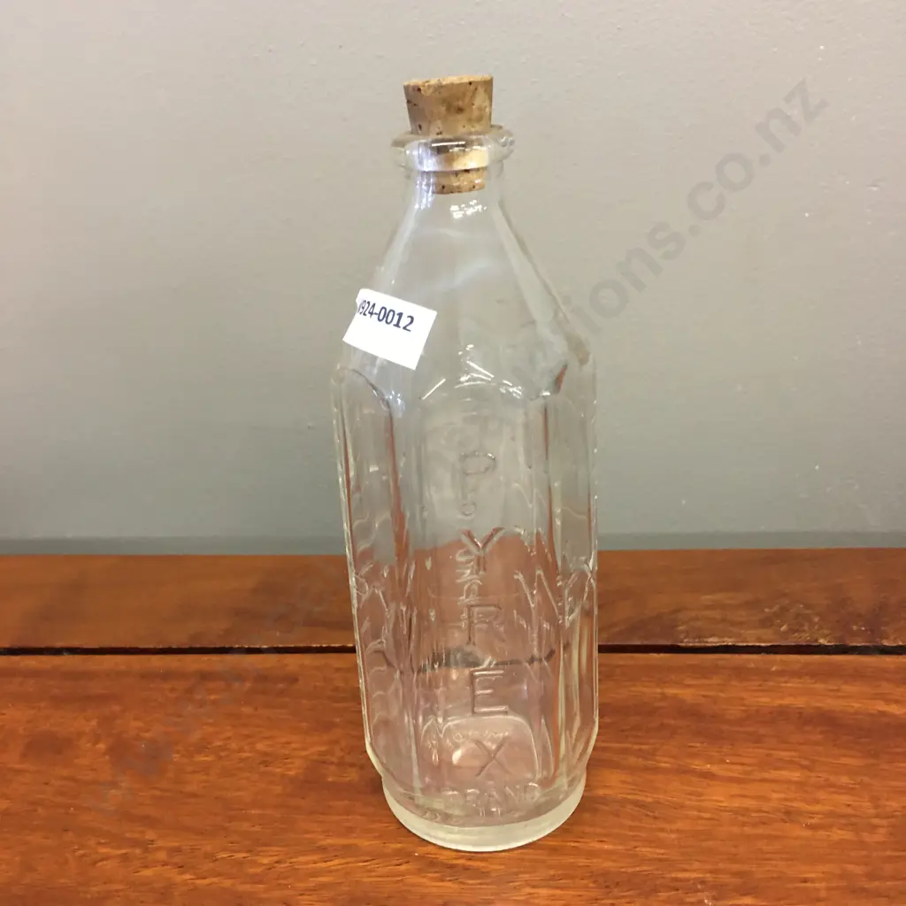 Vintage 1950s Glass Pyrex Baby Bottle (8 oz / 225cc Made in England) Image 1++